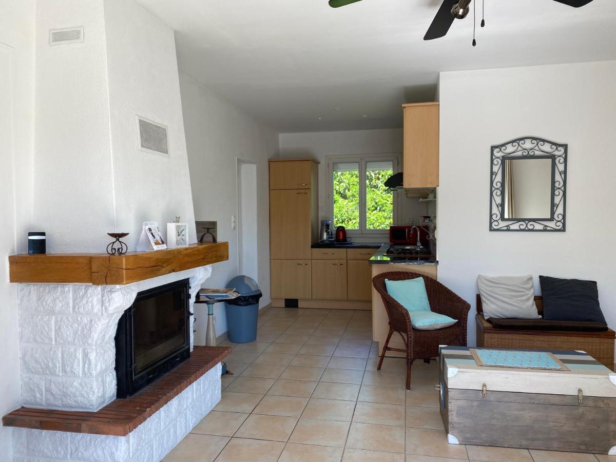 Maison Vendéenne à 10 min de la mer Avrillé Esterno foto