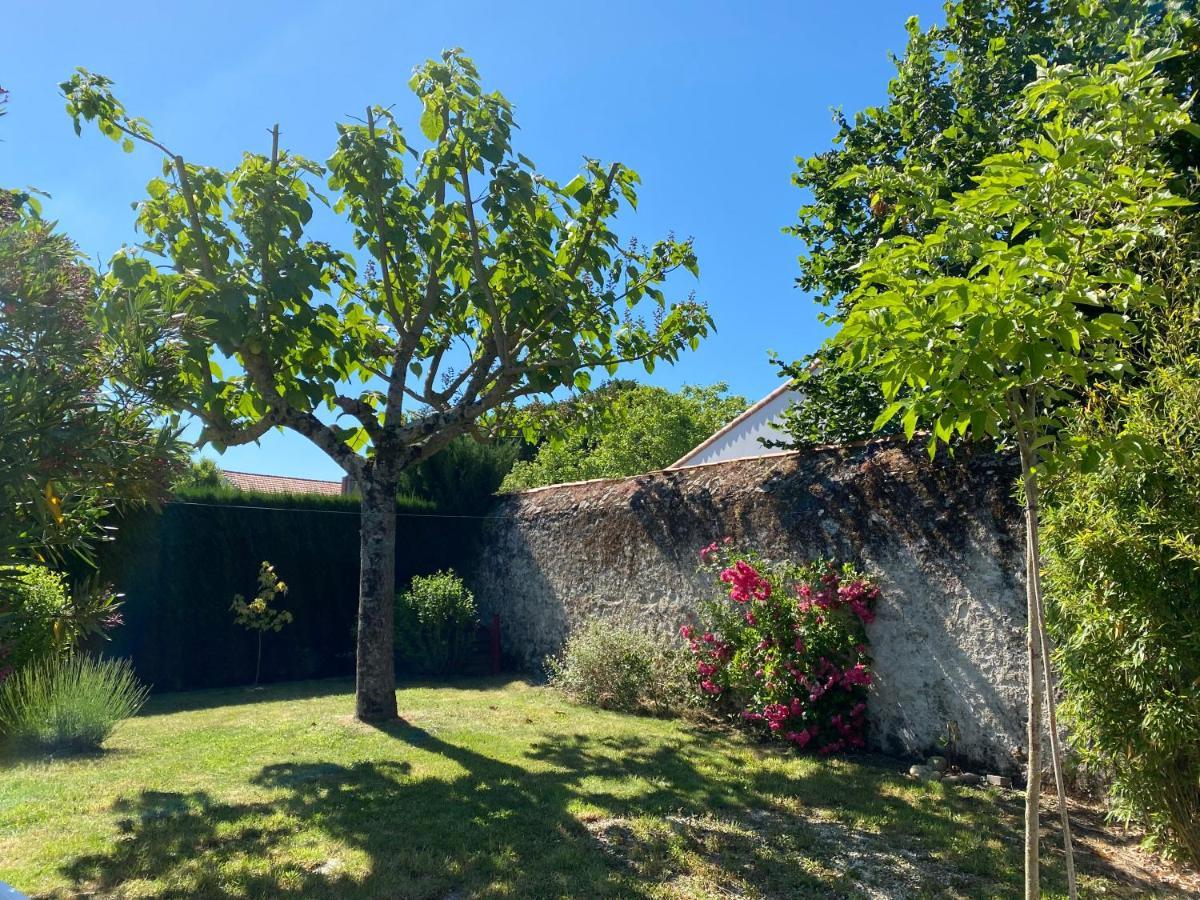 Maison Vendéenne à 10 min de la mer Avrillé Esterno foto